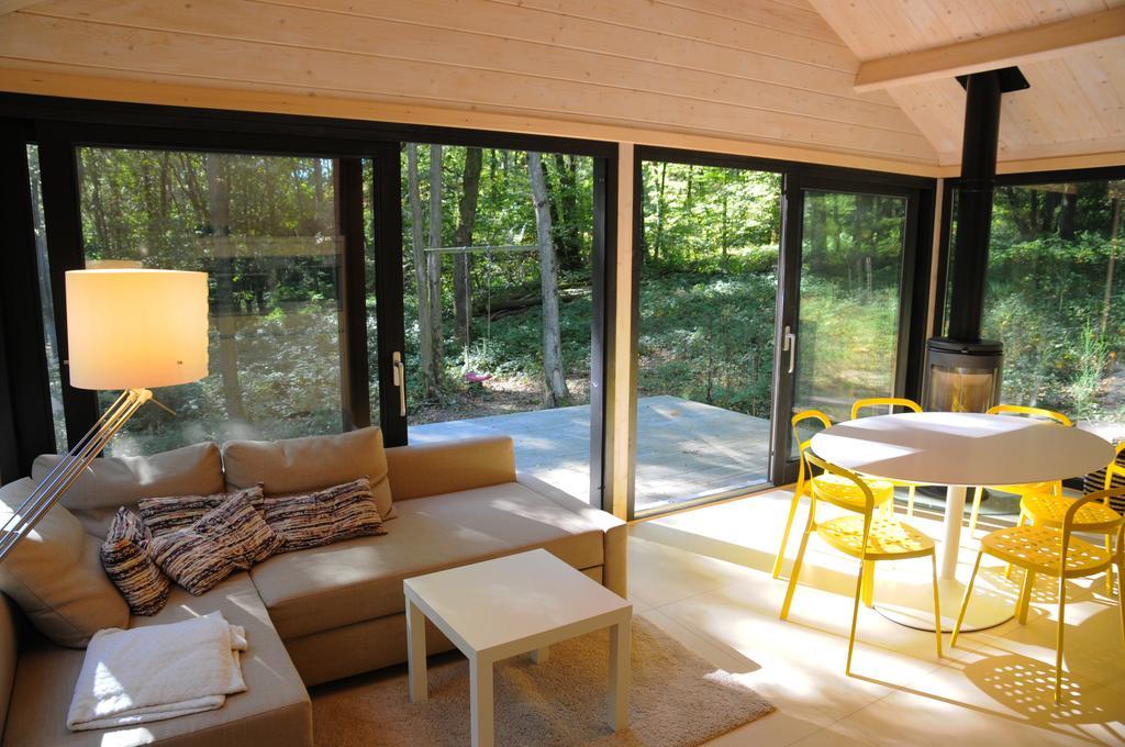 Droles D'Ecureuils Villa Les Nobertins ภายนอก รูปภาพ