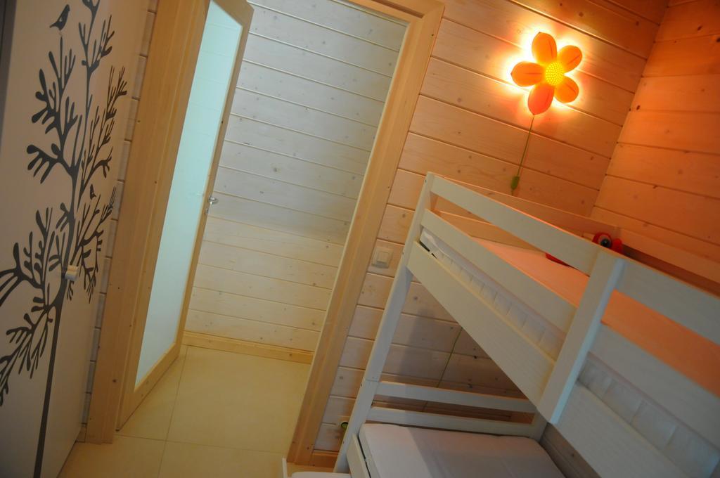 Droles D'Ecureuils Villa Les Nobertins ภายนอก รูปภาพ